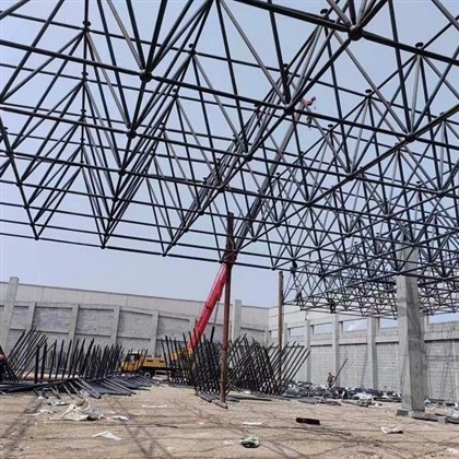 Charpente à poutres en acier